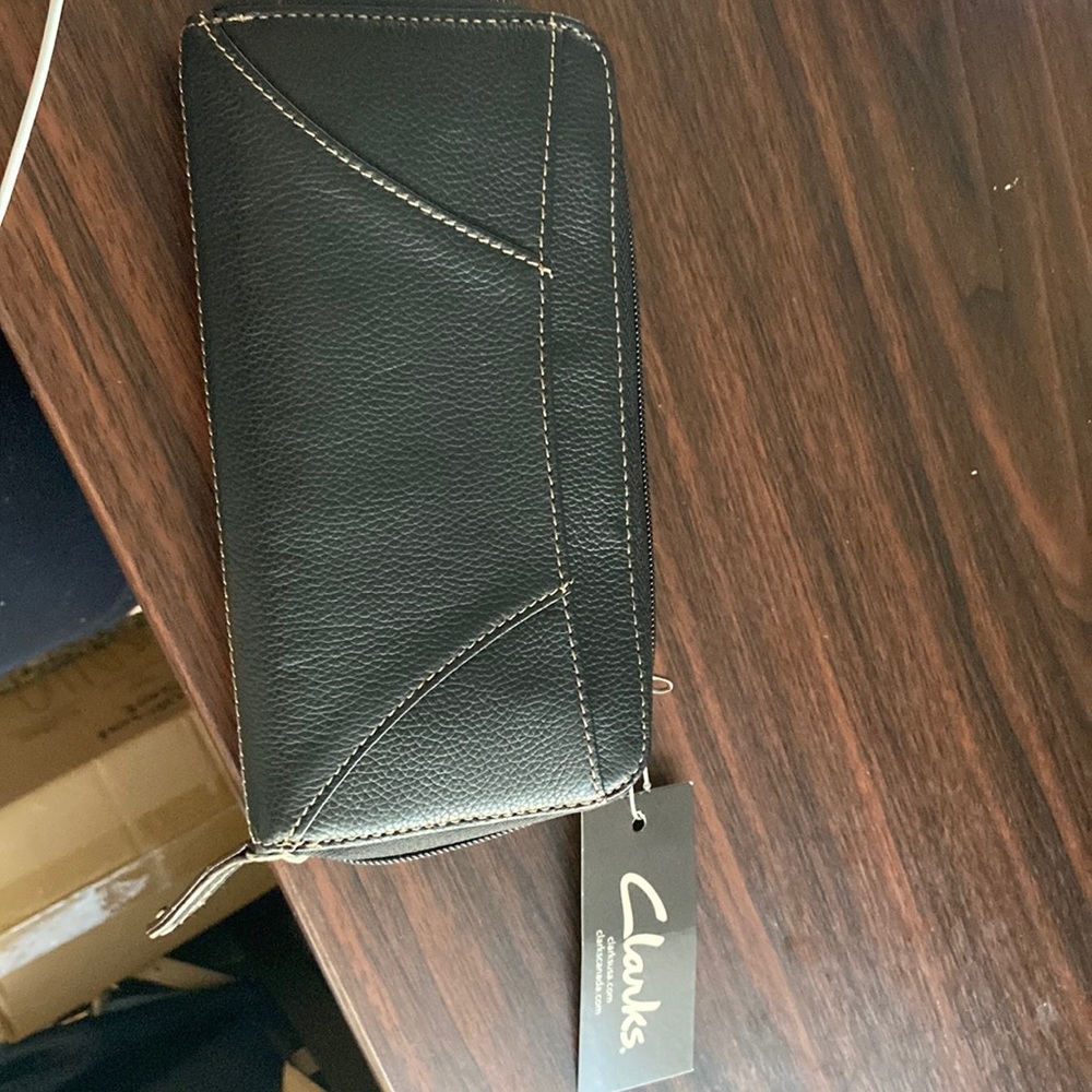 Clarks wallet